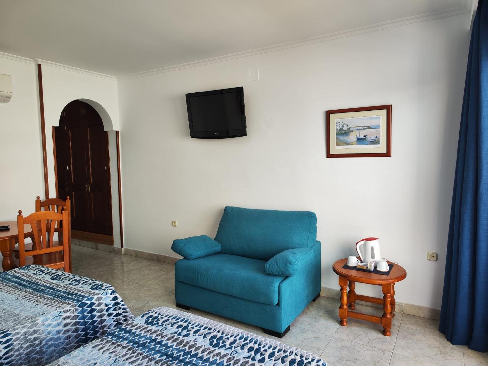 Apartamentos Leonor Carihuela Torremolinos Habitación foto