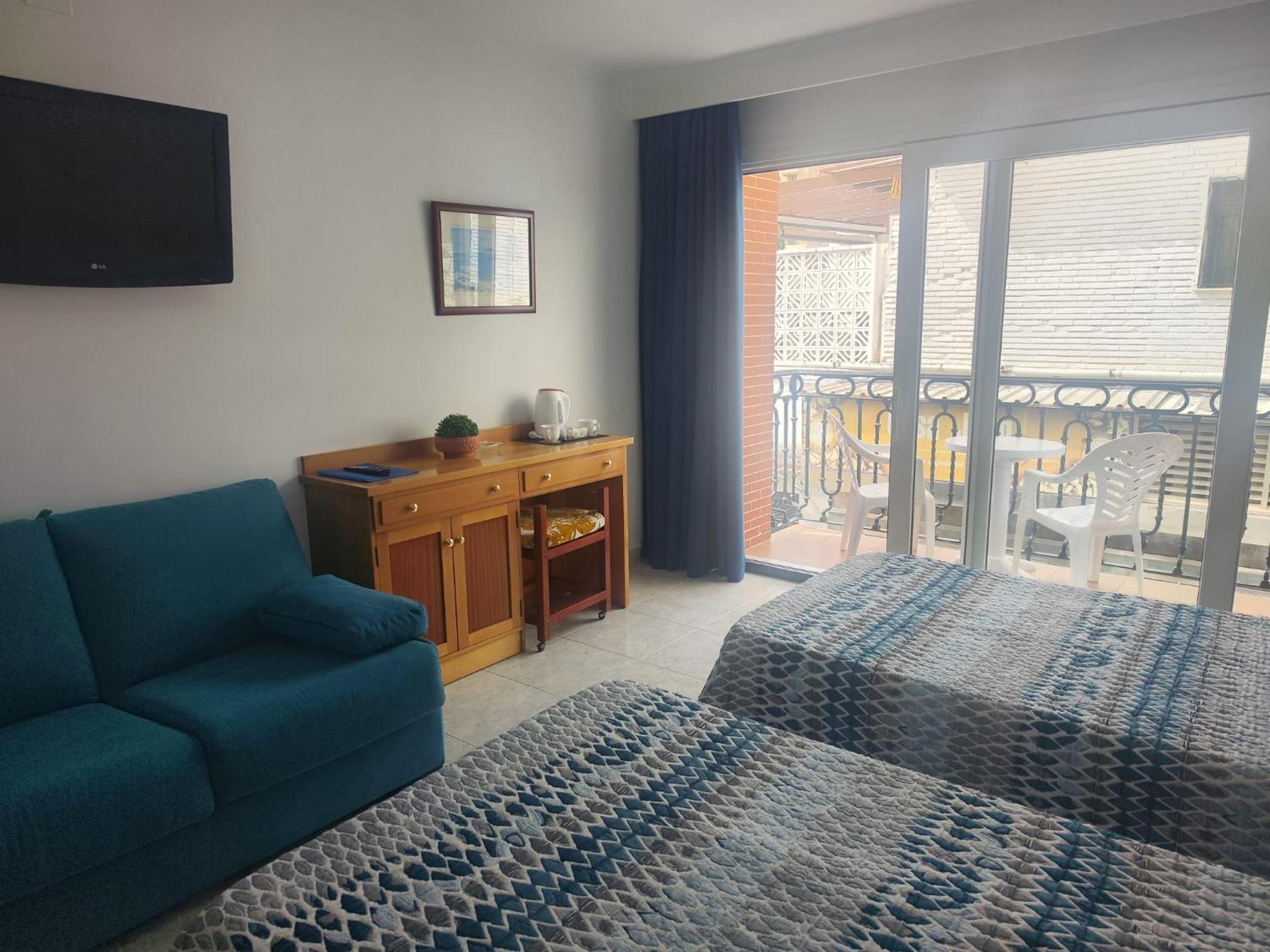 Apartamentos Leonor Carihuela Torremolinos Habitación foto
